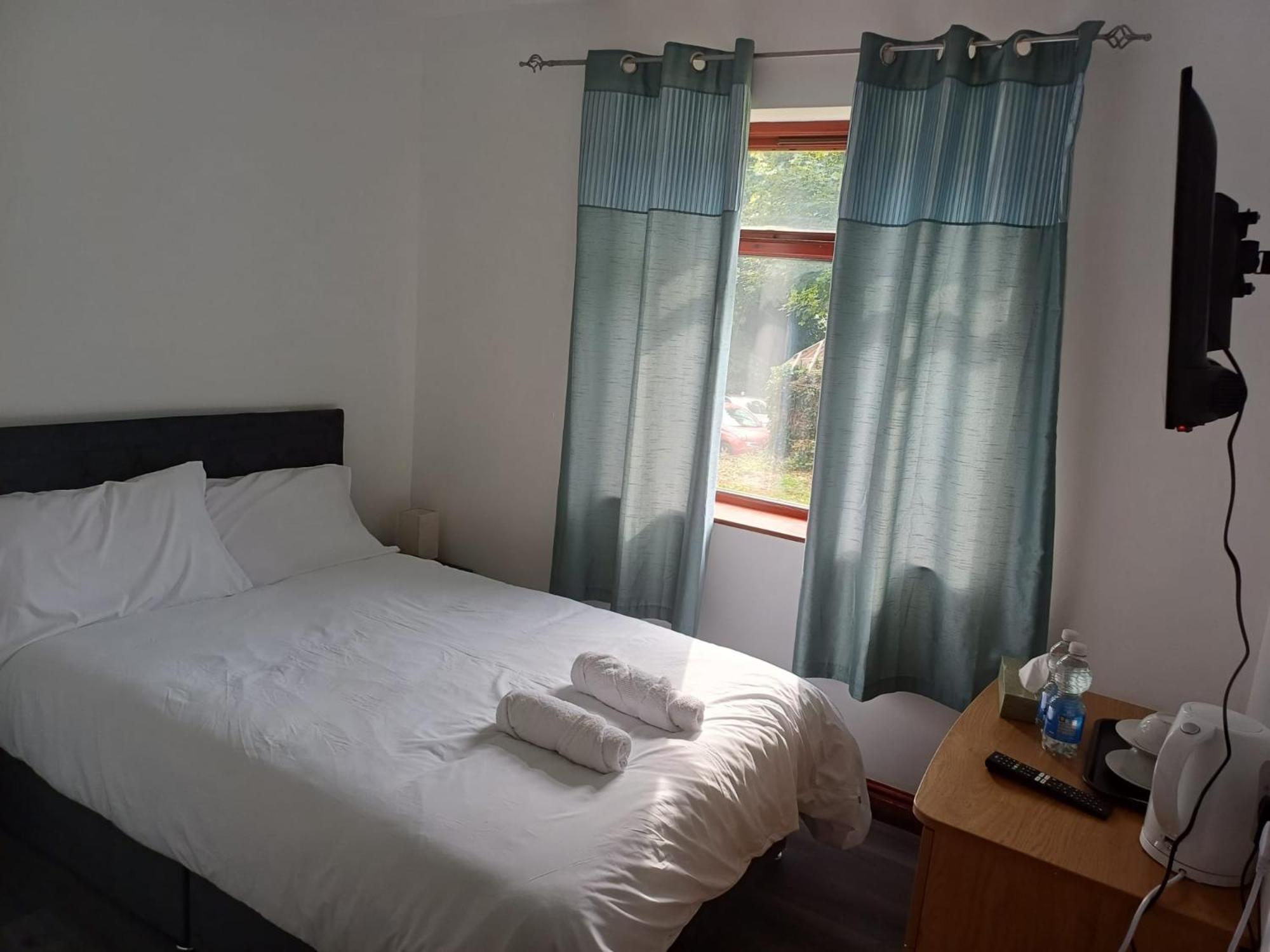 Burleigh House 5* Wetleyrocks